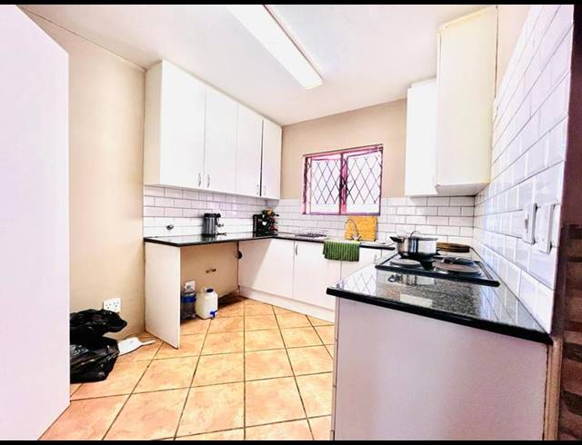 2 BEDROOM PROPERTY TO RENT IN FOURWAYS